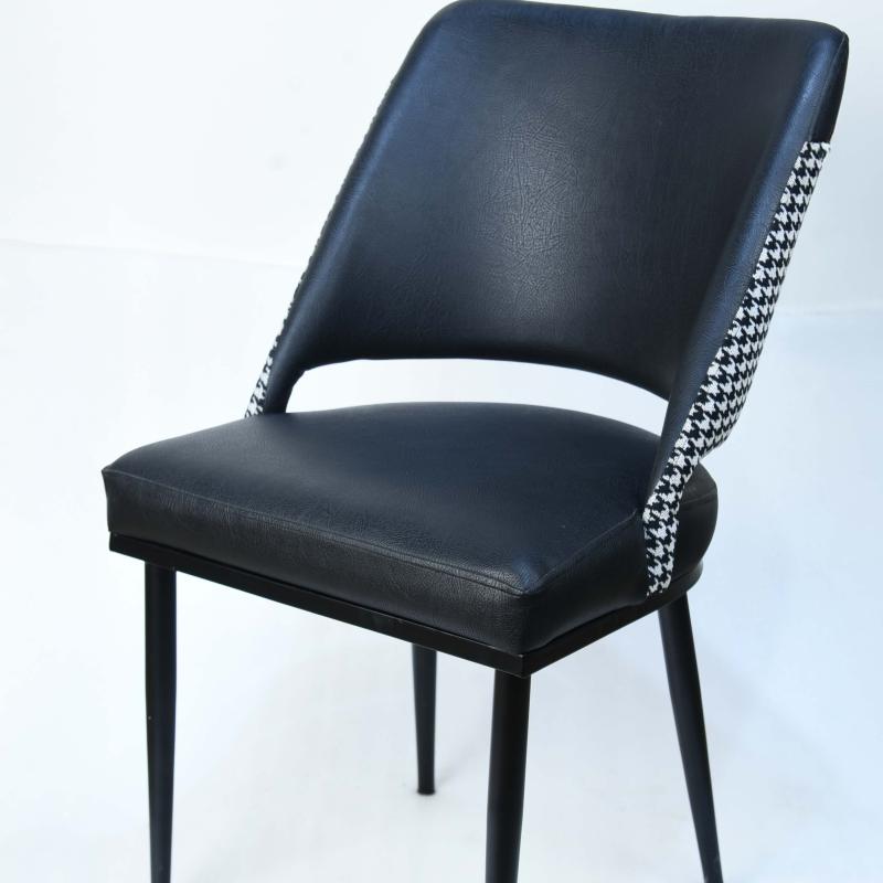 كرسي طعام بتصميم مودرن بلمسات مربعات houndstooth