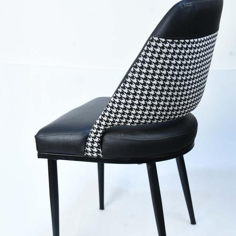 كرسي طعام بتصميم مودرن بلمسات مربعات houndstooth