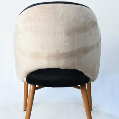 كرسي فيلفيت الأنيق