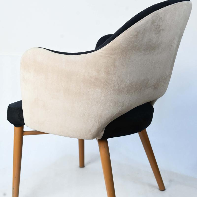 كرسي فيلفيت الأنيق