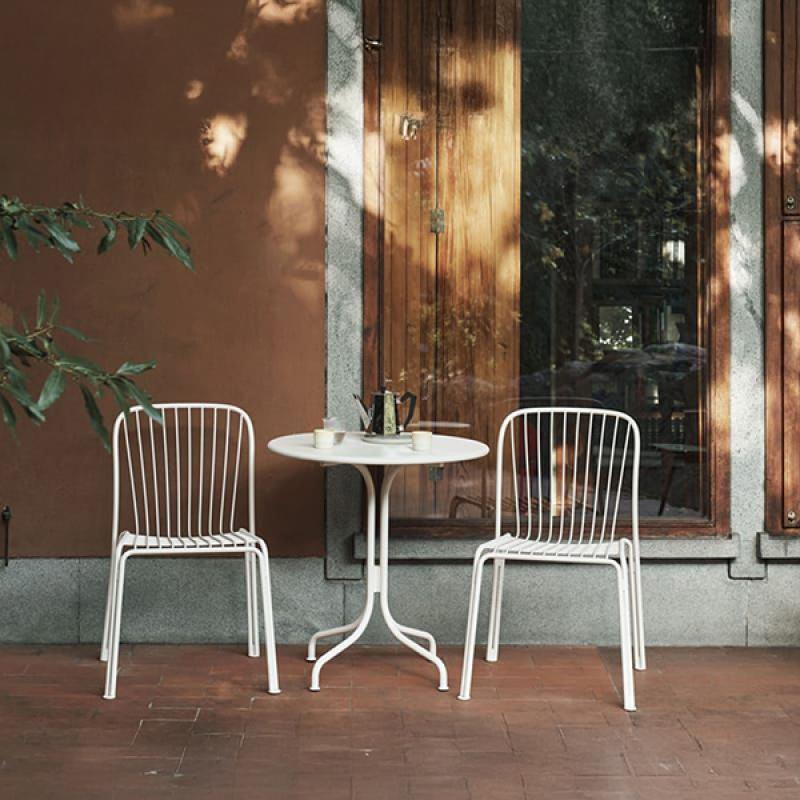 Outdoor table and 2 chairs set with slatted design