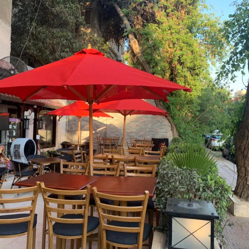 Outdoor table and chair set for restaurant 🍽️⛱️