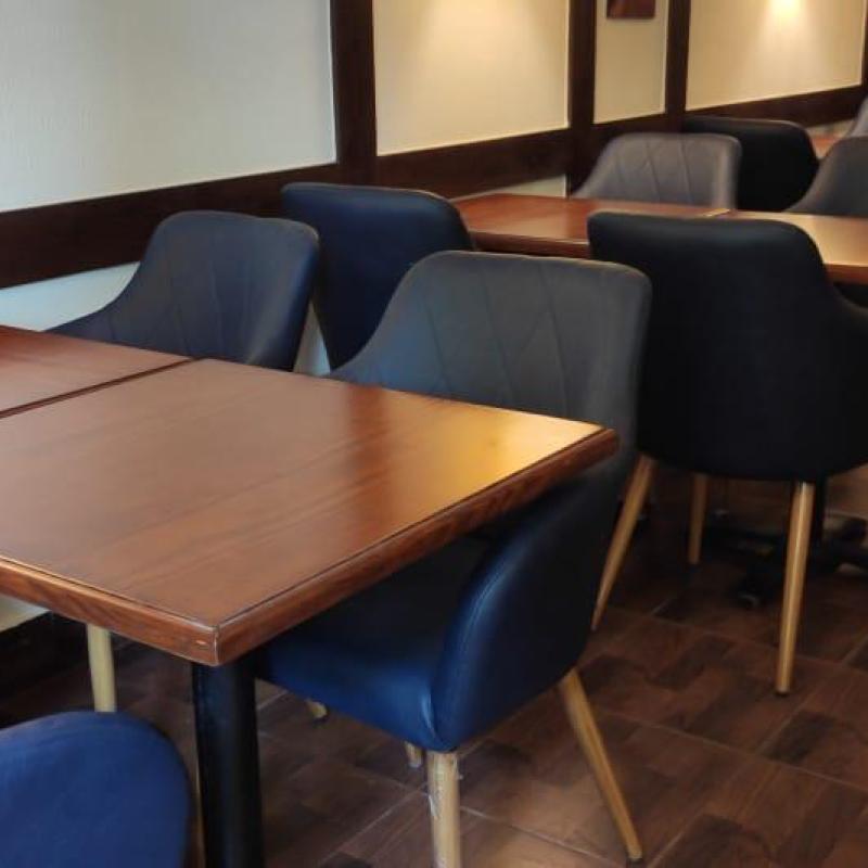 Upholstered Armchair for Cafés & Restaurants – Code: LNZ-305